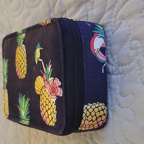Vera Bradley Cotton Essential Travel Pill Case Pineapple print - Picture 5 of 8